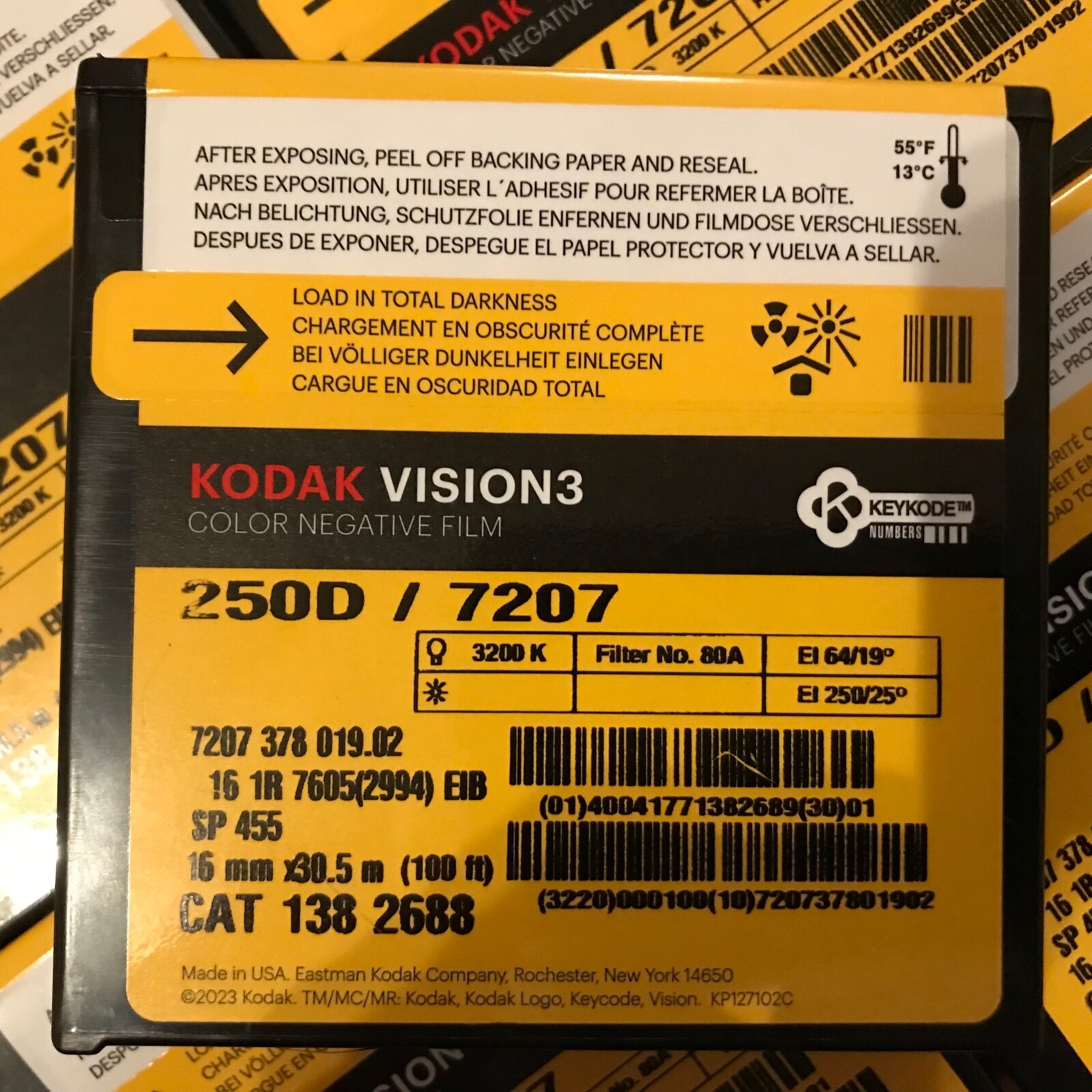 Kodak Vision3 250D 16mm color negative film #7207, 100ft roll