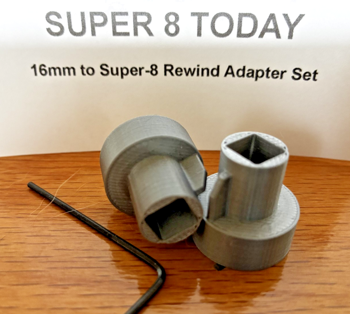16mm to Super 8 spindle adapter set with adjusting screws