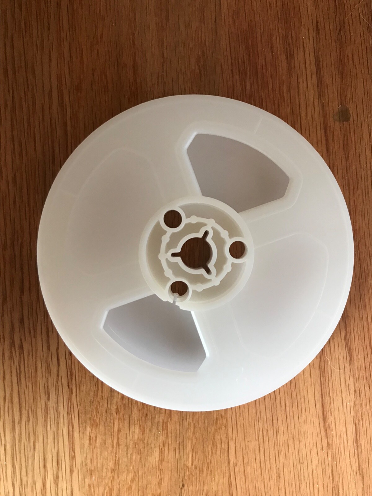 Super 8 200ft white plastic movie film reels, pack of 4