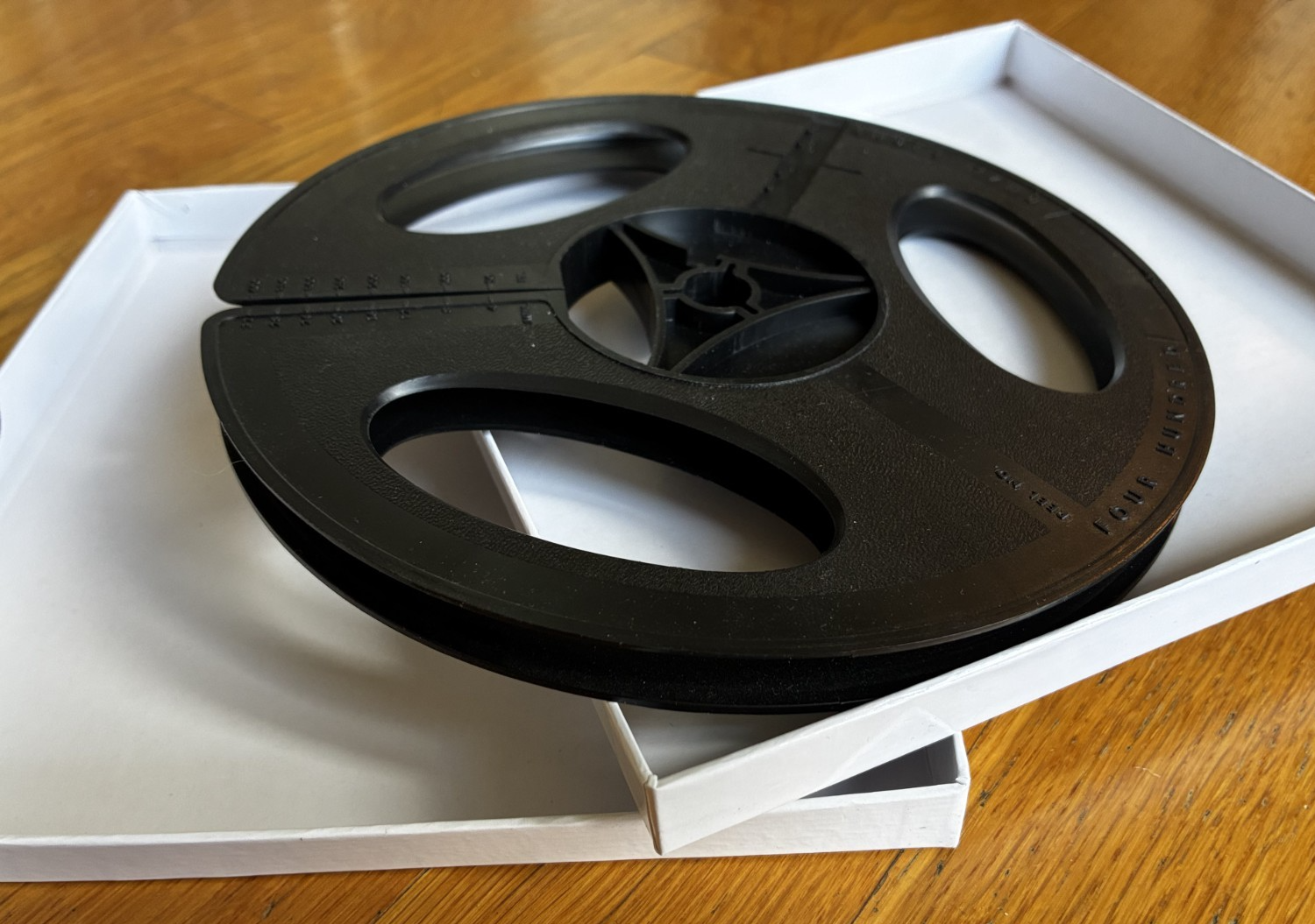 Super 8 400ft film reel and box combo pack, 7-inch sturdy plastic reel with white box